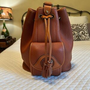 Vintage Dooney & Bourke R762 Vintage Collection Large Sling Bag in British Tan